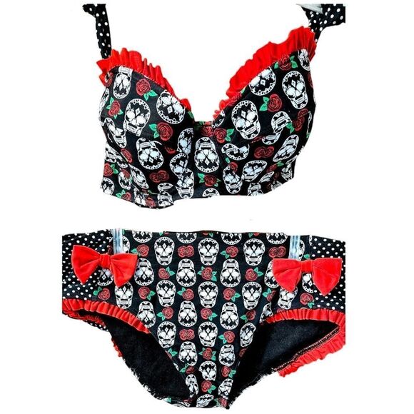 RETRO CHIC HOTTOPIC Poka-Dot Sugar Skull Rose Print 2 Piece Bikini With Ruffles - Picture 2 of 14